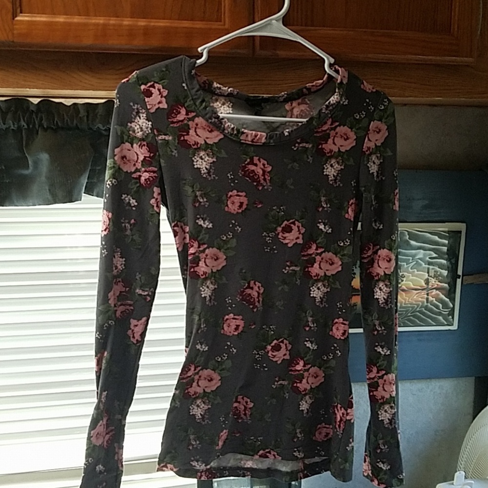 Ladies long sleeve top